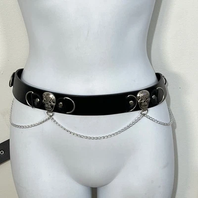 Cinto feminino de couro sintético preto corrente caveira tamanho L 38-40 - Imagem 1 de 3