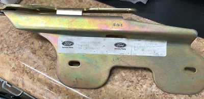 Оригинальный левый шарнир капота FORD F2AZ16797A подходит для Crown Victoria Grand Marquis 1992-1997 годов выпуска - Изображение 1 из 4