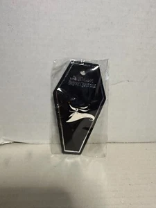 Disney Nightmare Before Christmas Black Touchstone Compact Hanging Zero Pin - Picture 1 of 2
