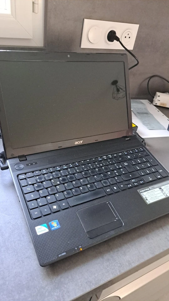 portable acer aspire 5742z - intel pentium p6200 - 2.13 ghz - 4 go ram(2) - Photo 1/4