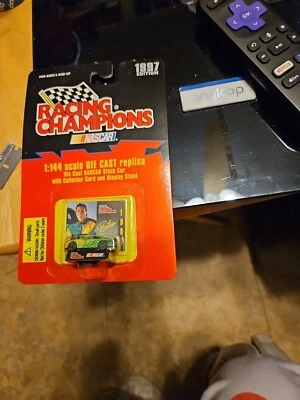 Edición 1997 Racing Champions # 97 Chad Little escala 1:144 John Deere. Foto 1 de 2