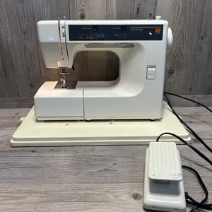 Macchina da cucire Sears Kenmore modello 385.1278180 con custodia da viaggio buone condizioni - Foto 1 di 7