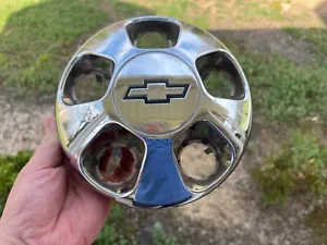 CHEVY ASTRO VAN OEM WHEEL CENTER CAP 15697613 1996 1997 1998 1999 2000 2001 2002 - Picture 1 of 4