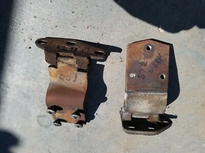 1957 CHRYSLER NEW YORKER 4 DOOR HARDTOP LEFT REAR HINGE DESOTO DODGE 1958 1959 - Image 1 of 3