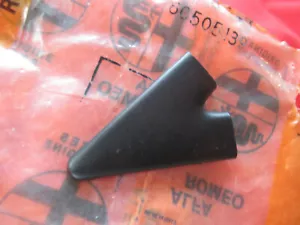 Original Alfa Romeo 33 Bj. 88 - 94 Kupplung Abdeckung Seitenfenster 60505139 neu - Picture 1 of 1