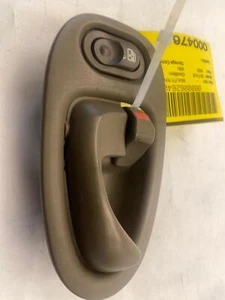 2002-2003 SATURN VUE Rear Inside Door Handle w/ Door Lock Switch Driver Side LH - Foto 1 di 17