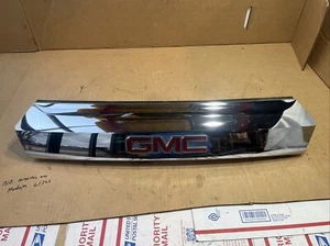 2010-2015 GMC TERRAIN LIFT GATE HANDLE TRIM BACK UP CAMERA 20881057 CHROME - Foto 1 di 12