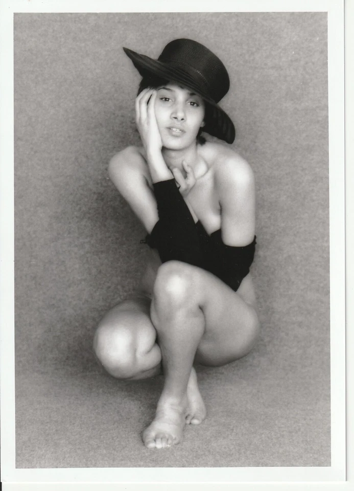 PHOTO nude film BLACK AND WHITE format 13X18 circa 1980 - Image 1 of 1