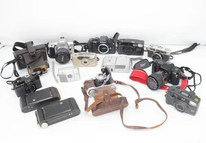 F x14 Vintage Film Cameras Inc. Chinon 35 EE, Minolta 404si Dynax, Pentax 70X - Picture 1 of 16