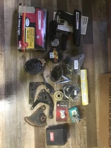 Lote De Colección De Chevrolet, Ford Y Mopar Nuevo De Lote Antiguo Piezas Promo Garaje Tienda Concesionario Lote 6 - Imagen 1 de 10
