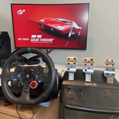 MINT Logitech G29 Driving Force Gaming Steering Wheel and Pedal PS5,4, 3 & PC - Image 1 of 4