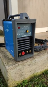 Saldatrice Tig Marca Cemont Smarty 250 trifase 200 ampere - Foto 1 di 4