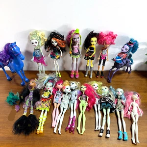 Monster High Puppen Set 16 Puppen Schulleiterin Pferd Streber Shriek Gigi Avea Trotter - Bild 1 von 8