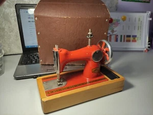 Vintage Soviet children's sewing machine. USSR . - Picture 1 of 14