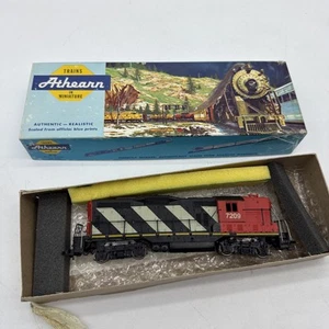 HO Athearn Canadian National CN GP9 #7209 Locomotiva a motore Zebra - Foto 1 di 15