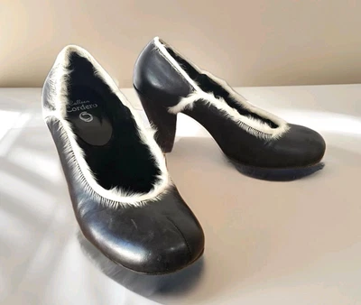 CALLEEN CORDERO Fur Edged Black Leather Pumps Heels Women's Size 8 RARE - Image 1 of 4