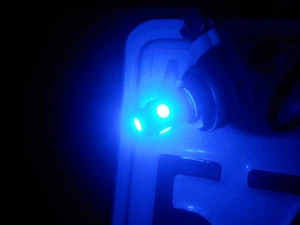 1 x Bright Blue LED T10 194 168 921 5SMD Interior Wedge License Plate Light Bulb - Picture 1 of 5