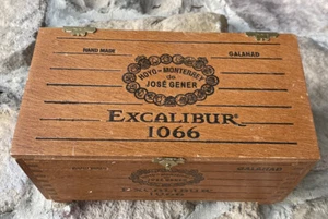 Cigar wood Box Vintage Excalibur 1066 Honduras (19) - Picture 1 of 8