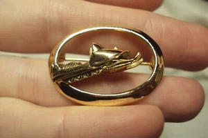 shiny 3D Snowmobile oval gold tone brooch pin winter snow sled motor sport race - Imagen 1 de 6