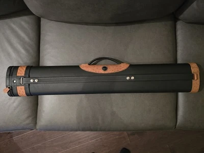 Estuche para tacos de billar 2x4 blanco negro con detalles de avestruz  Foto 1 de 4