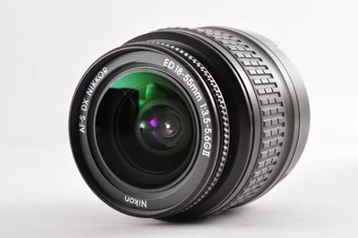 Nikon AF-S DX Nikkor 18-55mm f/3.5-5.6 G VR II [Exc+5] (3124994) Japão / 1458A#7 - Imagem 1 de 4