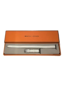 Bracelet Hermès Apple Watch en cuir blanc double tour - Photo 1 sur 3