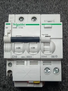 SCHNEIDER ELETTRICO A9N17572+A9N19450+A9A26927 Interruttore magnetotermico C40N - Foto 1 di 3