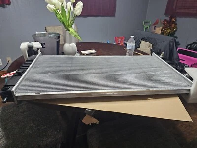 Radidor con enfriador de transmisión de aceite para Chevrolet Silverado Gmc Sierra 1500  Foto 1 de 2