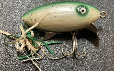 VINTAGE WOOD FISHING LURE STRIKE KING? GREEN/WHITE 2 1/4” LOT 4-57 - Image 1 of 4
