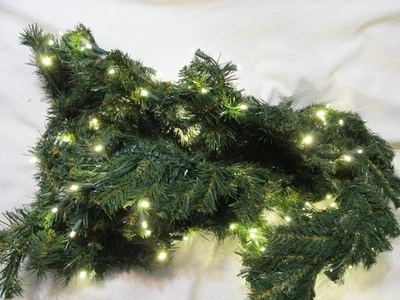 2 пряди предварительно освещенная гирлянда с белыми светодиодами — зеленая искусственная сосна 9 футов - Изображение 1 из 4