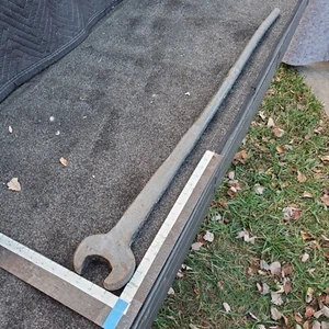 Llave de ferrocarril antigua grande 39" extremo abierto mandíbula de 1-7/8" | Herramienta enorme de 13 lb - Imagen 1 de 16