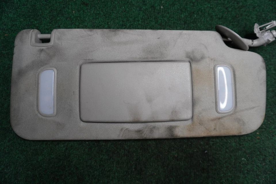 2010 GMC TERRAIN PASSENGER SIDE Sun Visor OEM 1 Peice - Imagem 1 de 3