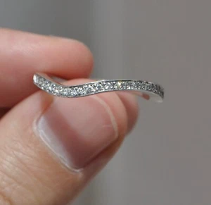 14 Karat massiver Goldring natürlicher Diamant - gepflasterter Ehering dünnes Weißgold v gebogen - Bild 1 von 12