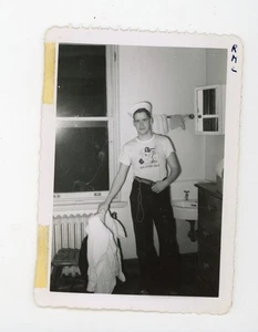 Royal Military College Kadetten tragen Grafik T-Shirt Vintage Schnappschuss Foto - Bild 1 von 3