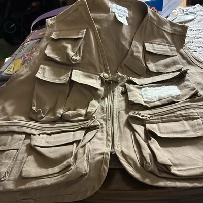 Ausable Men's Lge Fly Fishing Sportsman Vest with Utility Pockets - Image 1 of 3