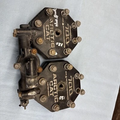 1993 ARCTIC CAT WILDCAT 700 CARB MOTOR Cylinder Head Good Foto 1 de 4