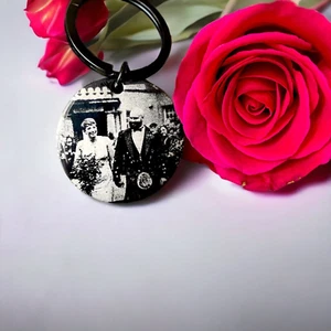 Personalisierter Foto Schlüsselanhänger Hochzeit Edelstahl Jahrestag Valentinstag Geschenk - Bild 1 von 3