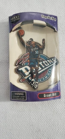 1998 HEROES OF THE LOCKER ROOM ~ GRANT HILL ~ DETROIT PISTONS ~ PLAYER KEY RING Cover