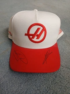 Louis Hamilton 7x, Sebastian Vettel 5x,  F1 Racing Signed Hat Two World Champs - Picture 1 of 9