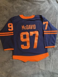 Camiseta Connor Mcdavid Alternate Azul Marino Juvenil S/M Pequeña Mediana NHL - Imagen 1 de 10