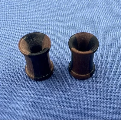 Nuevos tapones para los oídos de madera tallada a mano marrón negro túneles medidores 6MM 2G Foto 1 de 4