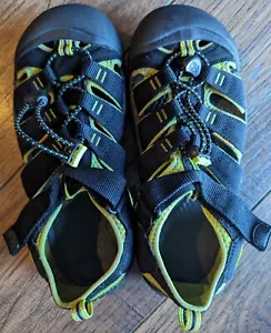 Keen Herren Newport H2 schwarz & grün Outdoor wasserdicht Sandalen Größe 5 - Bild 1 von 17