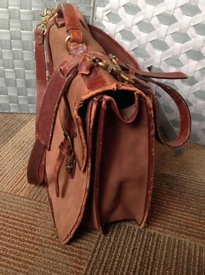 Rare VINTAGE TIMBERLAND HEAVY BROWN LEATHER MESSENGER BRIEFCASE BAG - Image 1 of 4
