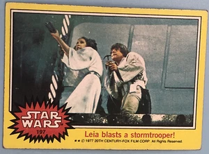 Star Wars Trading Card Yellow 1977 #197 Luke Skywalker Mark Hamill Carrie Fisher - Picture 1 of 1