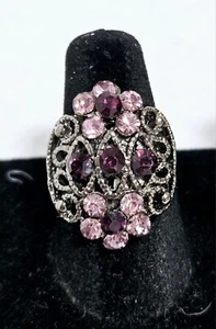 Silver Tone Cocktail Ring Purple Stones Size 8 Adjustable J3-1533 - Picture 1 of 4