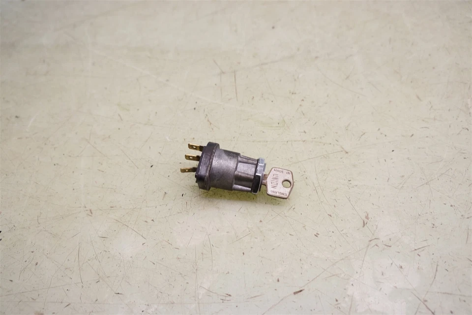 BSA A65 A65T Thunderbolt Lightning 1968 A65L A-65 650cc *2064 llave de interruptor  Foto 1 de 4