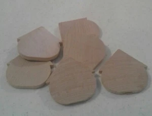 Wooden birds house shapes - Picture 1 of 2