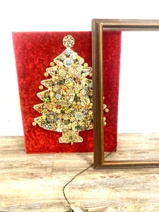 Enmarcado Bisutería Arte 3D Árbol de Navidad Enmarcado 22" x 18" De Colección Hobo MCM Luz - Imagen 1 de 16