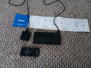 Onn HDMI 4 Device Switch Hub with Remote Control with Instructions + Battery - Bild 1 von 6