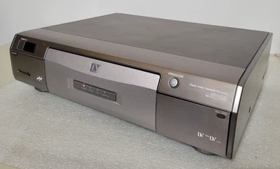 Panasonic AG-DV2000P Pro Line MiniDV DV Digital Video Tape Recorder Player - Bild 1 von 4